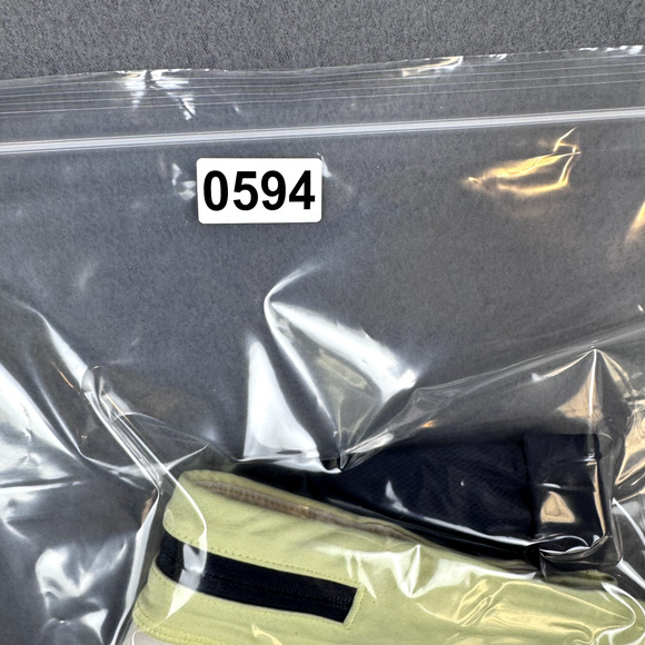 Lululemon Leggings Womens 6 Chase Me Crop II Black Yellow Capri Mesh Pockets - Picture 10 of 10